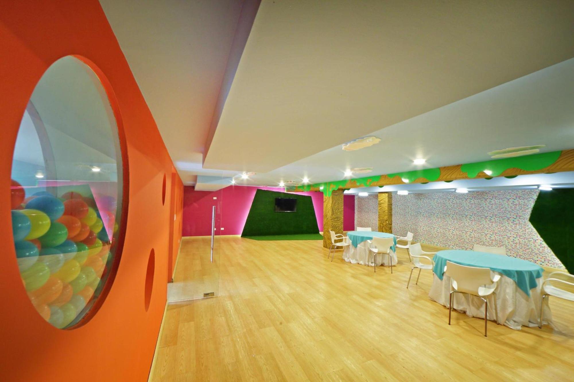 Sheraton Grand Panama Buitenkant foto The interior of the Children's Museum of Oak Park