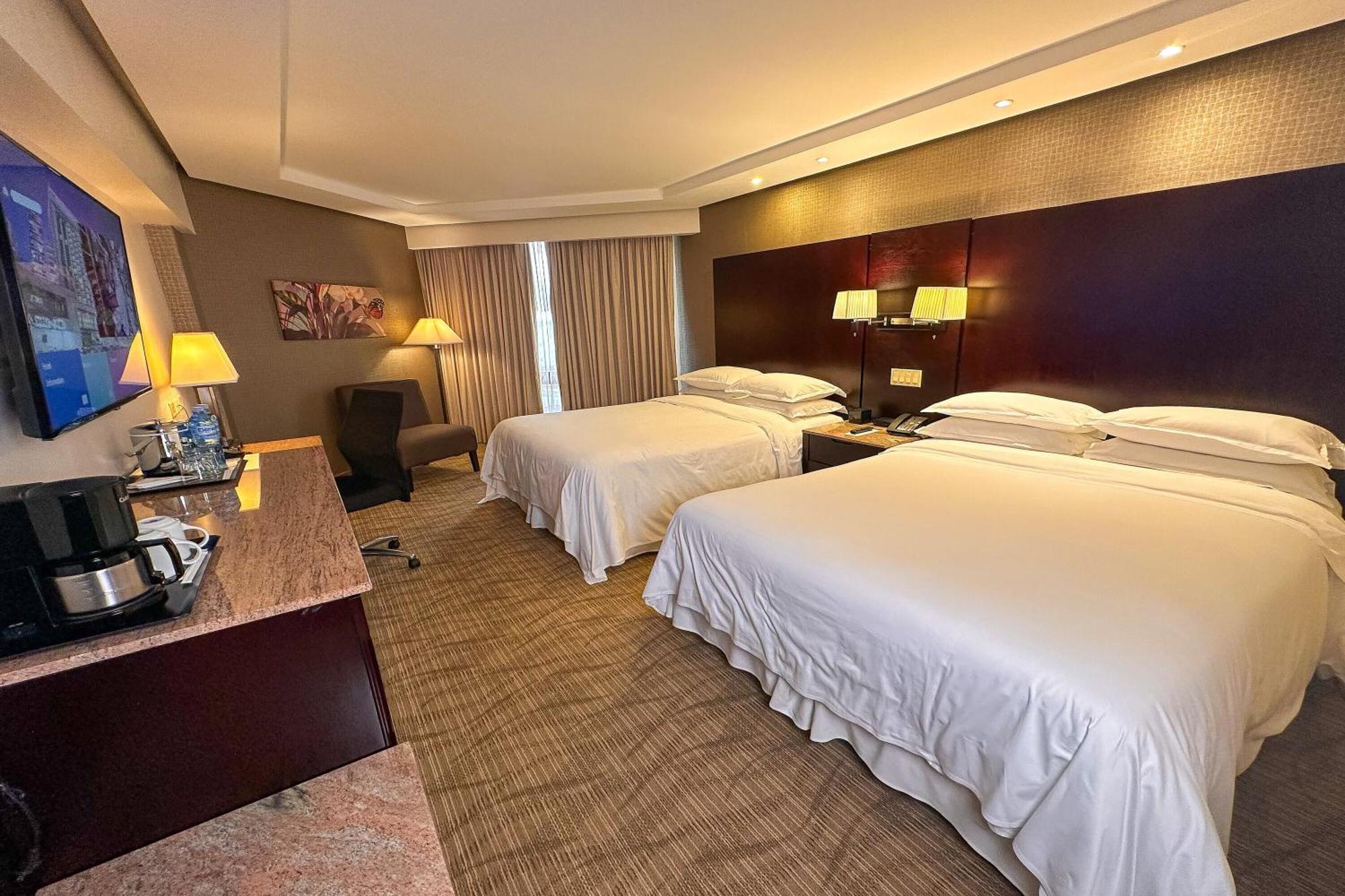 Sheraton Grand Panama Buitenkant foto Deluxe Room
