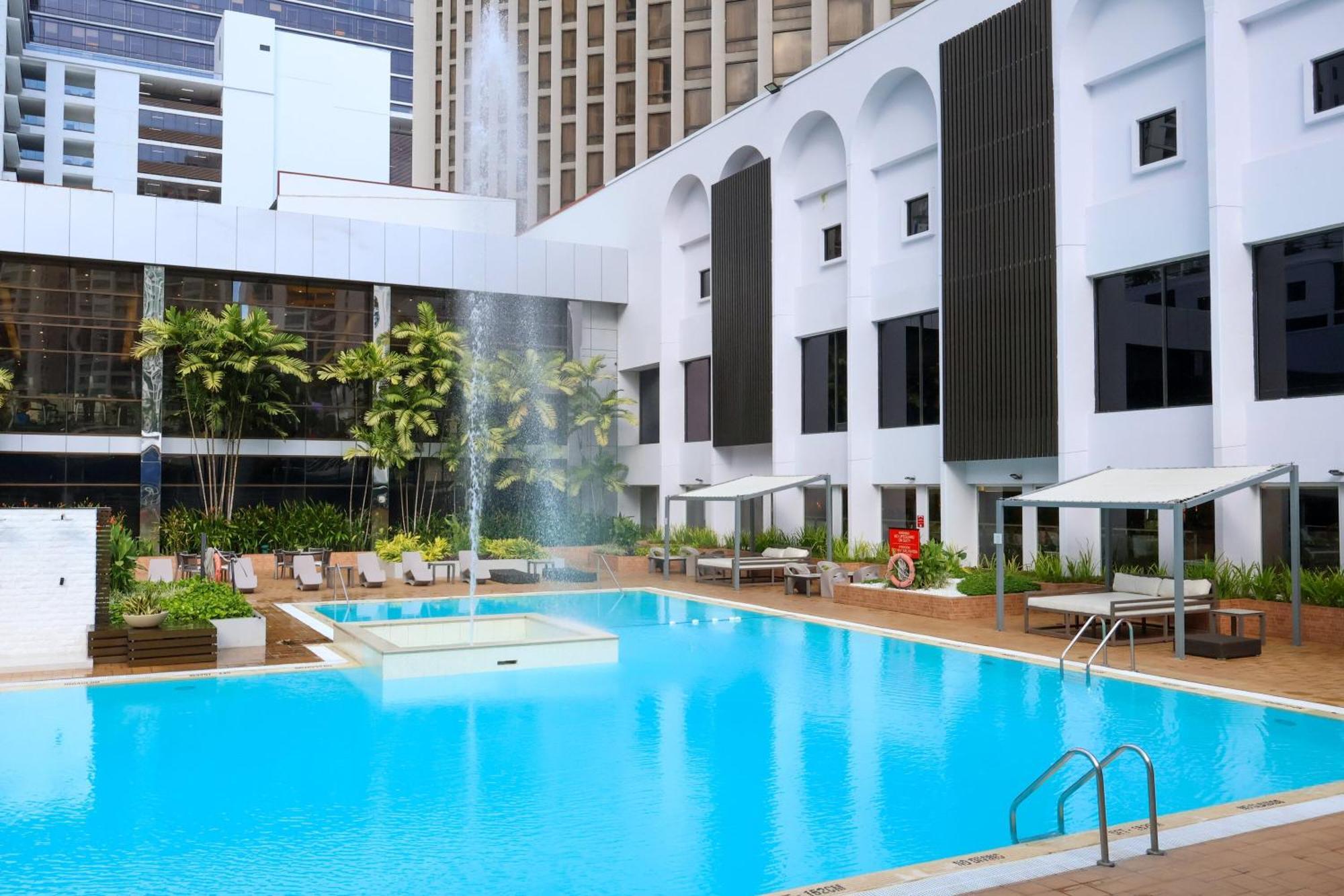 Sheraton Grand Panama Buitenkant foto The pool at the Shangri-La Hotel, Kuala Lumpur