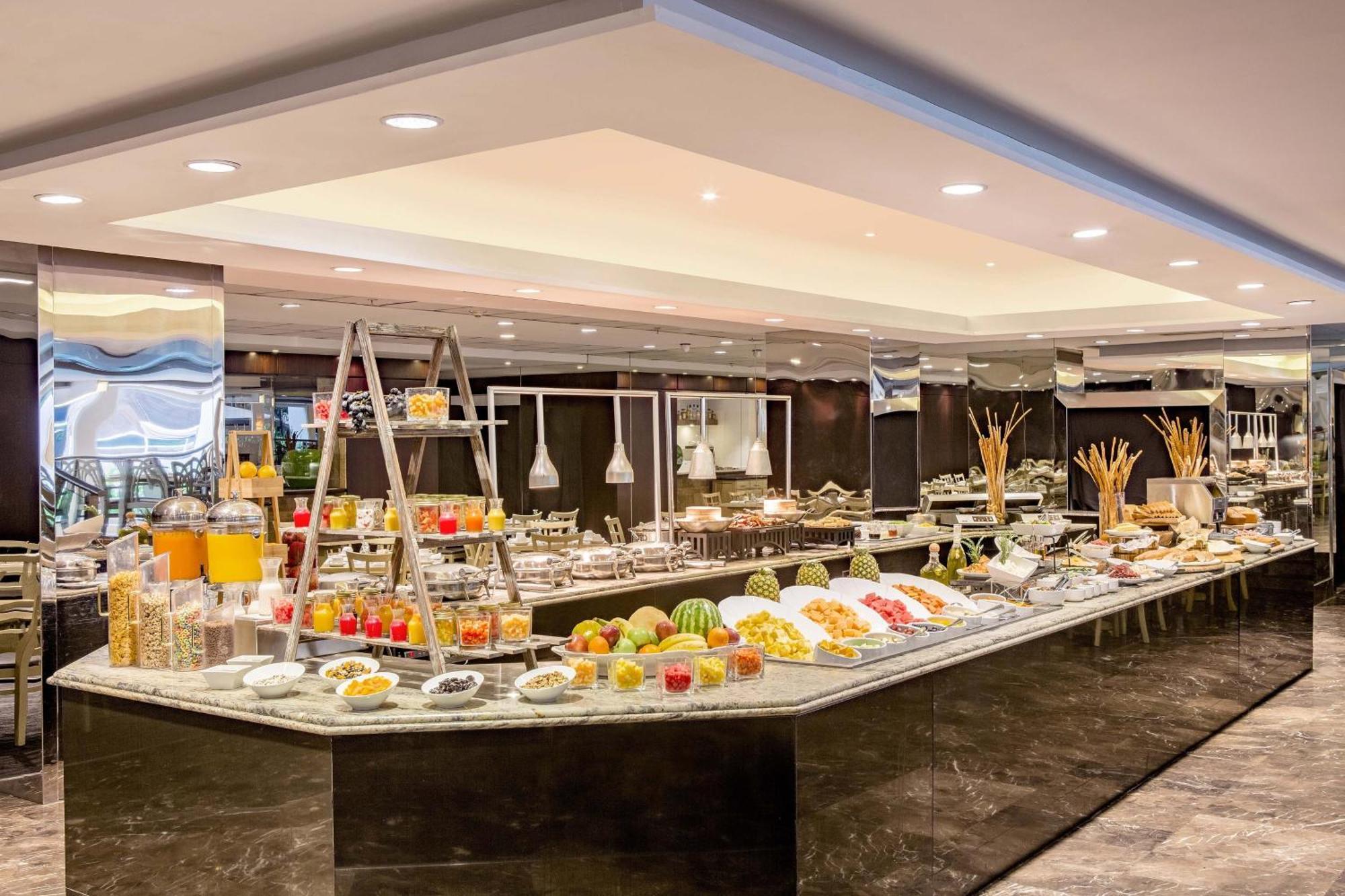 Sheraton Grand Panama Buitenkant foto